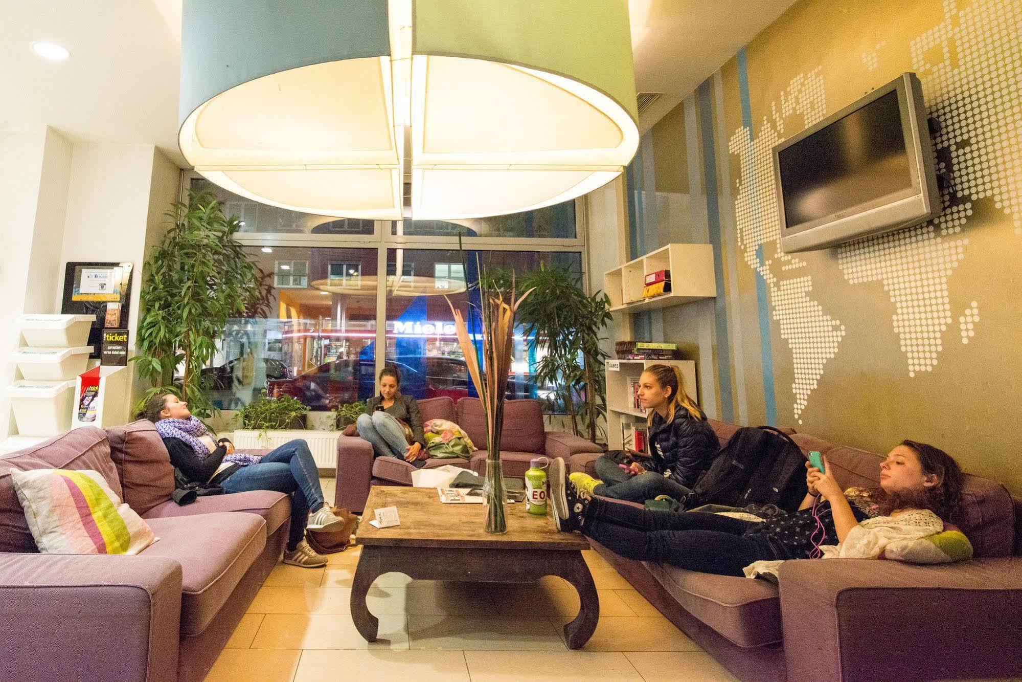 Wombats Hostel Vienna The Lounge Extérieur photo